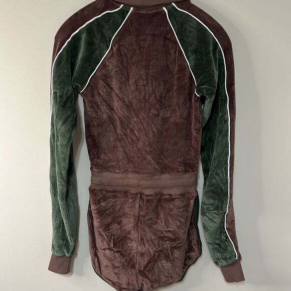 NWOT Urban Outfitters Let’s Frans Velour Retro Shorts Romper - Picture 6 of 6